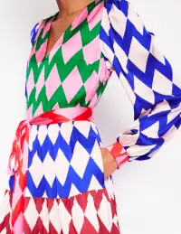 V-Neck Tiered Dress-Multi. Diamond Stripe(Petite,2)