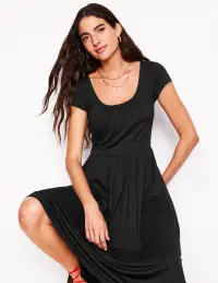 Samantha Scoop Jersey Dress-Black