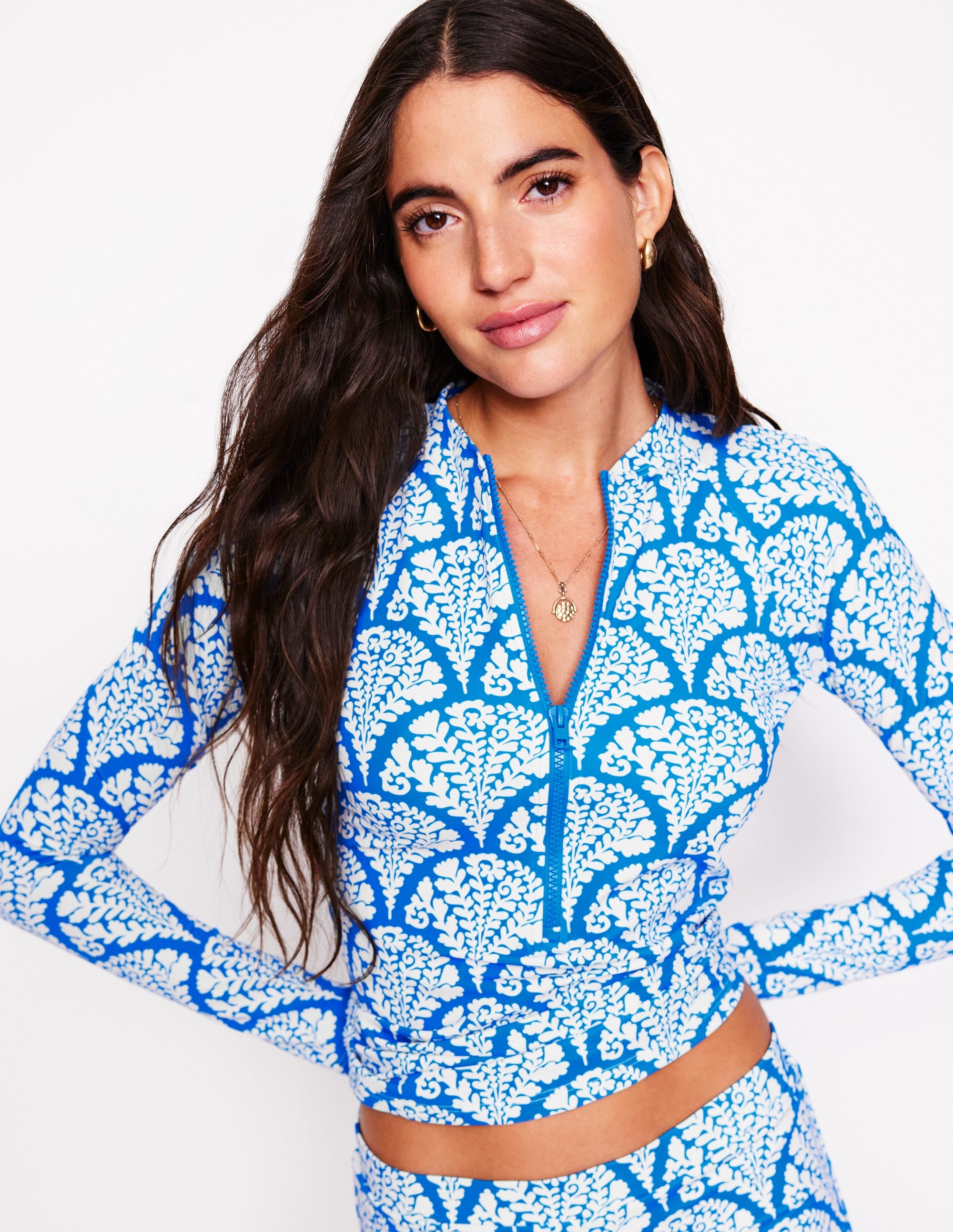 Piped Raglan Rash Guard-Bright Blue. Blossomy