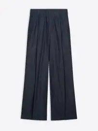 Pleated jeans