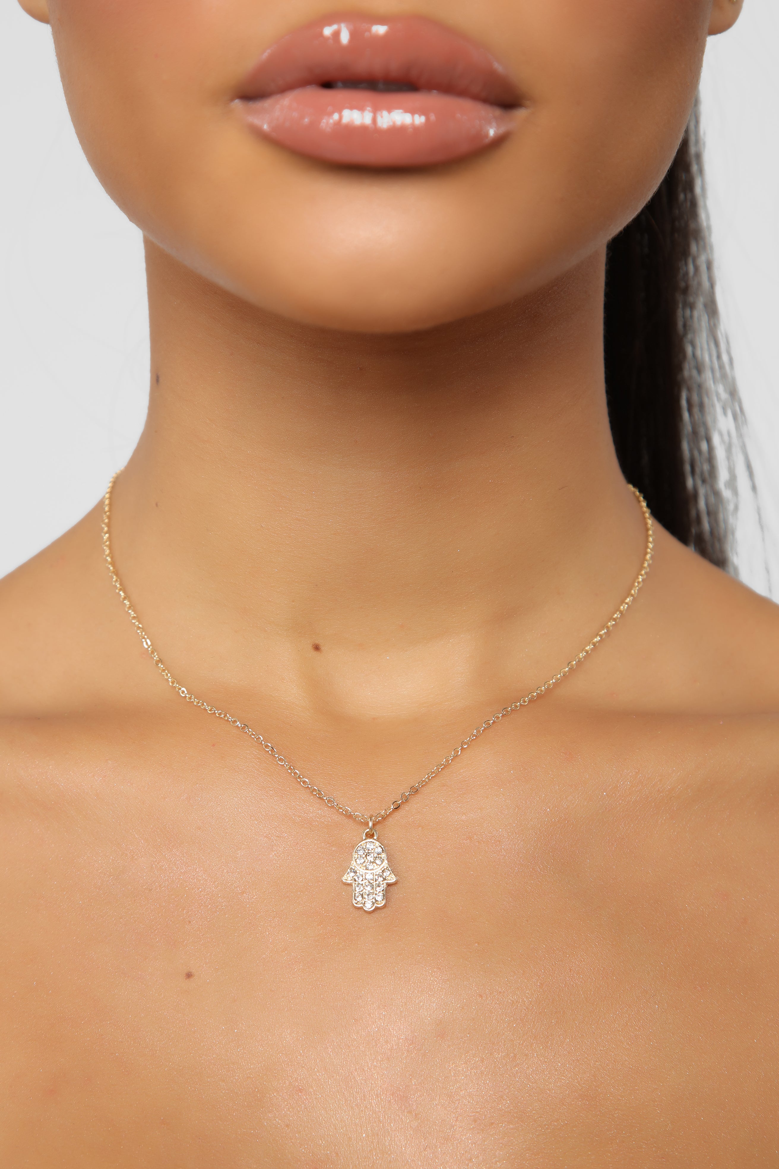 Hand Out Necklace