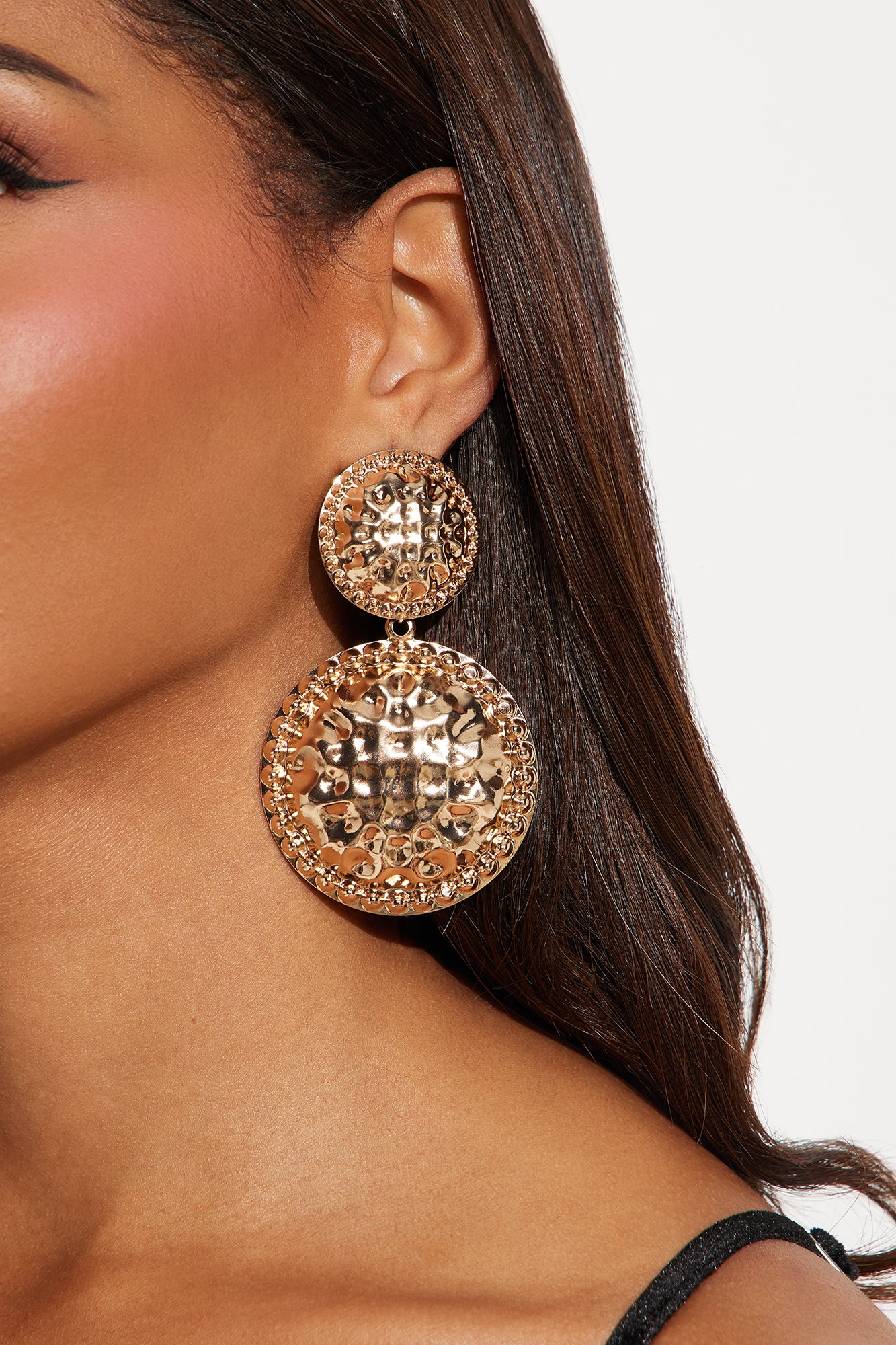 Aura of Amelia Earrings