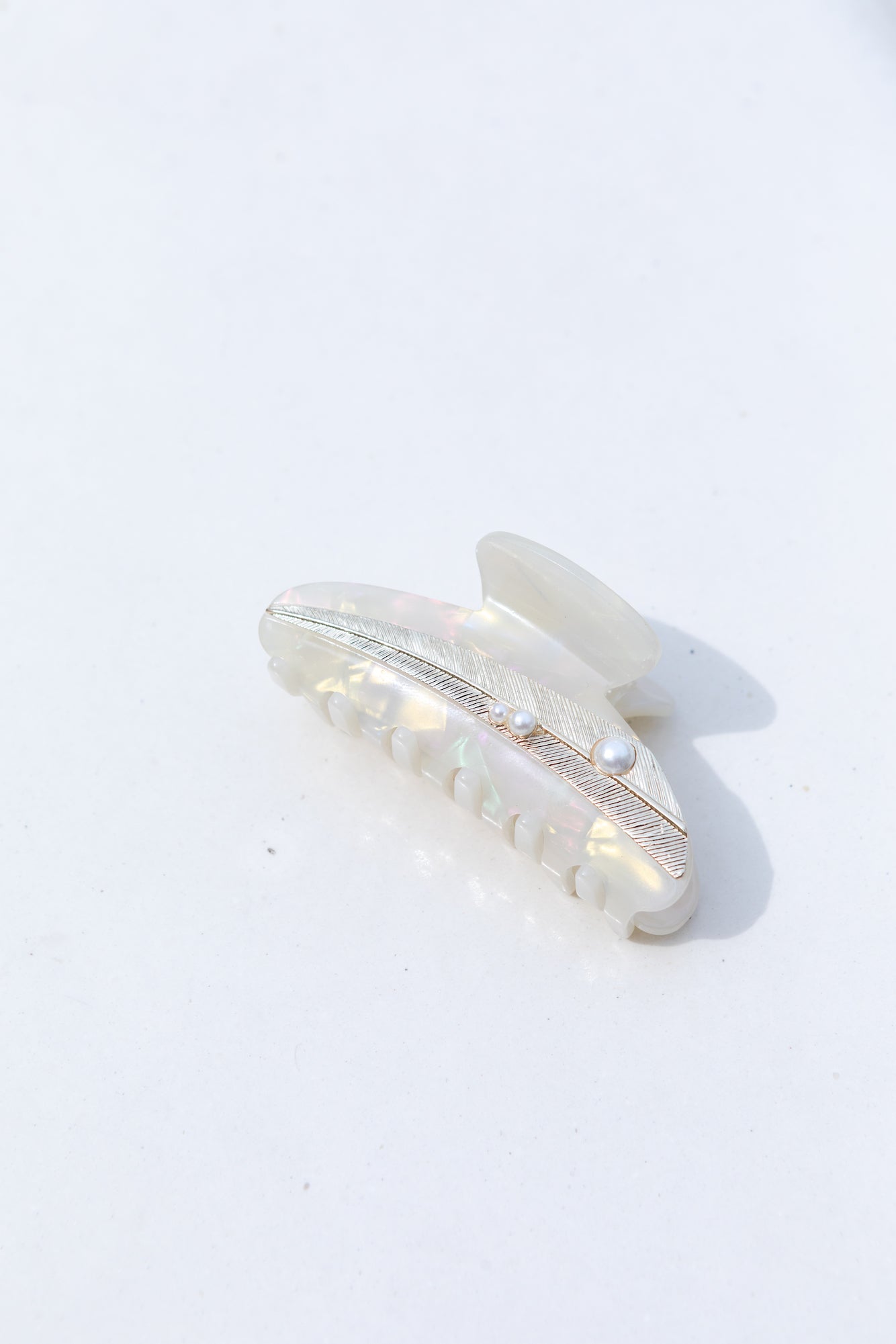 Feather Touch Claw Clip Nude