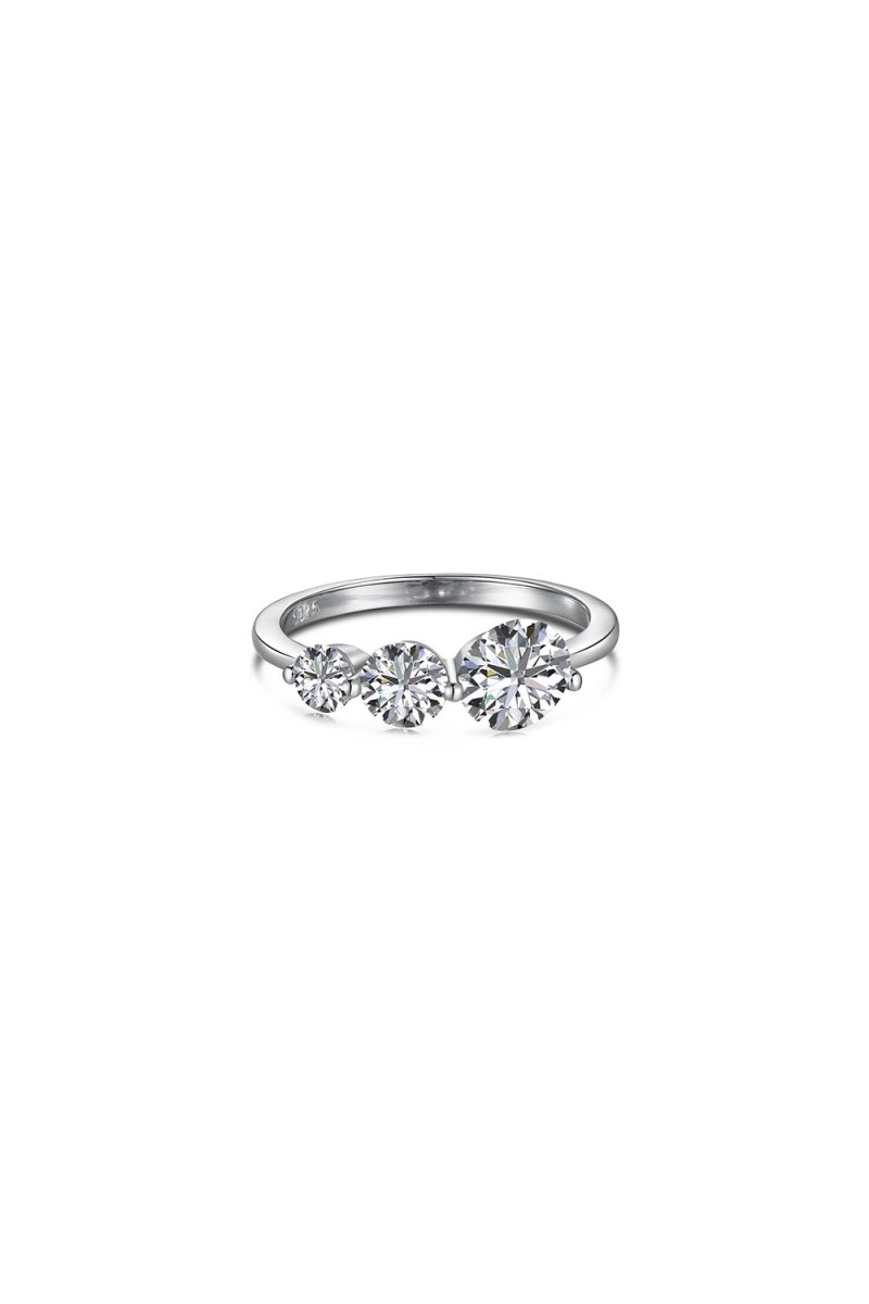 Round-Cut Three Sparkle Zircon Ring
