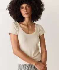 Lexi Rib Sun-In Scoop Tee(Extra Small,Wishbone)