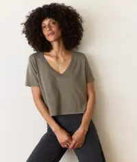 Boyfriend V-Neck Crop(Extra Small,Faded Olive)