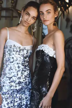 Embroidered Sequin Column Gown(2,Noir/Silk White)