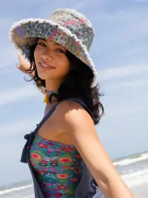 Sandy Days Bucket Hat - Folk Flower Patchwork