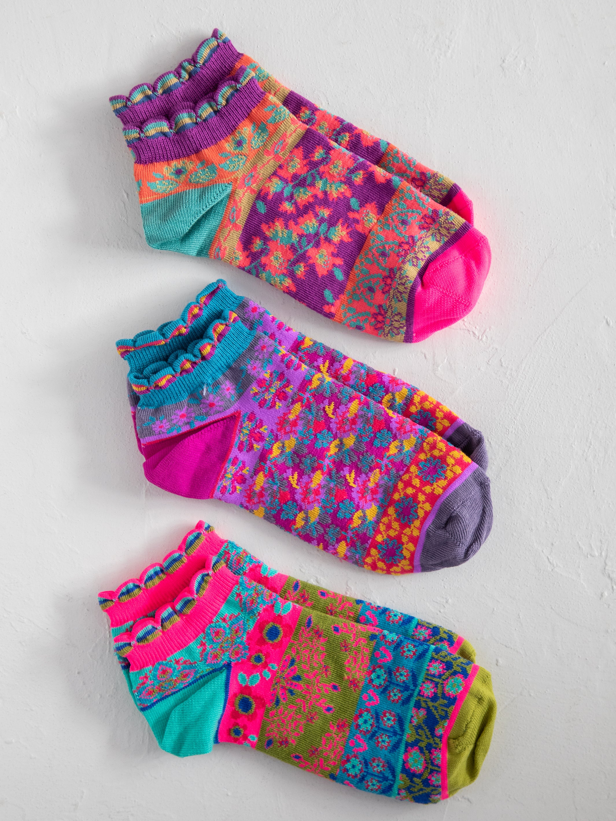 Cozy Ankle Socks. Set of 3 - Mustard Floral
