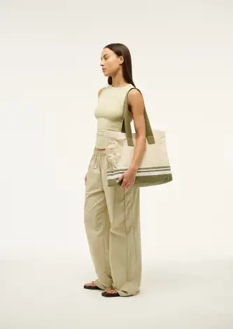 ELSEWHERE TOTE IN OVERCAST - OSFA