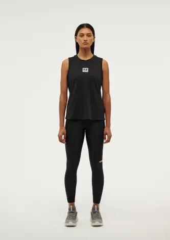 CROSSOVER TANK IN BLACK(2XS)