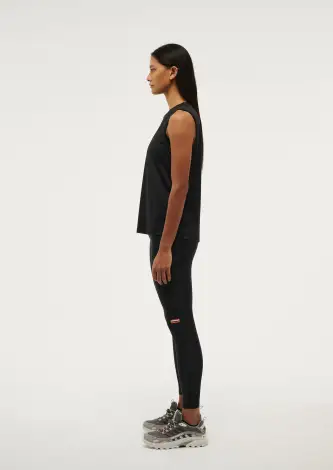 CROSSOVER TANK IN BLACK(2XS)