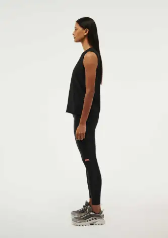 SHUFFLE TANK IN BLACK(2XS)