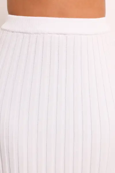 Kya Ribbed Knit Maxi Skirt - White(XS)