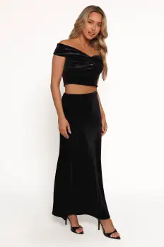 Suri Velvet Maxi Skirt - Black(XS)