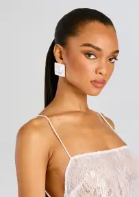 Nikki Pearl Earrings - Silver with Pearl