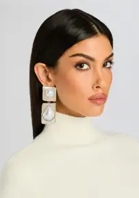 Savannah Pearl Drop Earrings - Gold