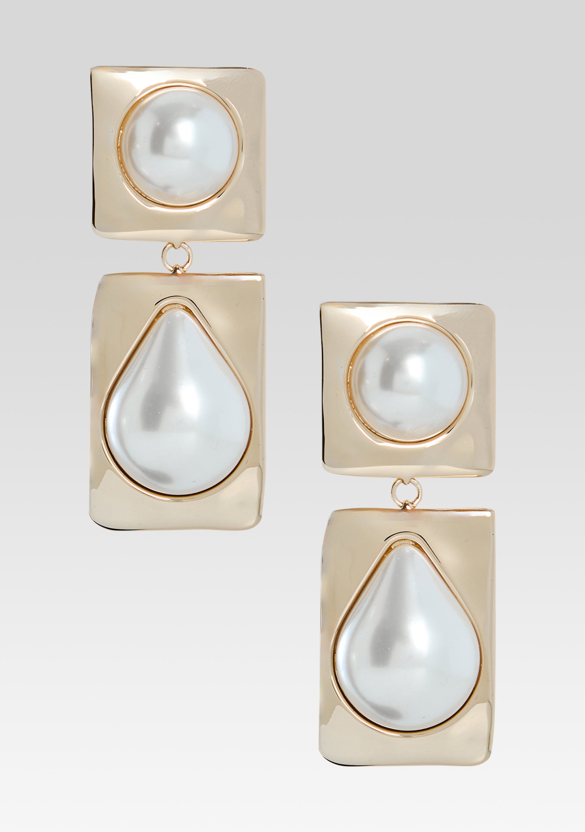 Savannah Pearl Drop Earrings - Gold