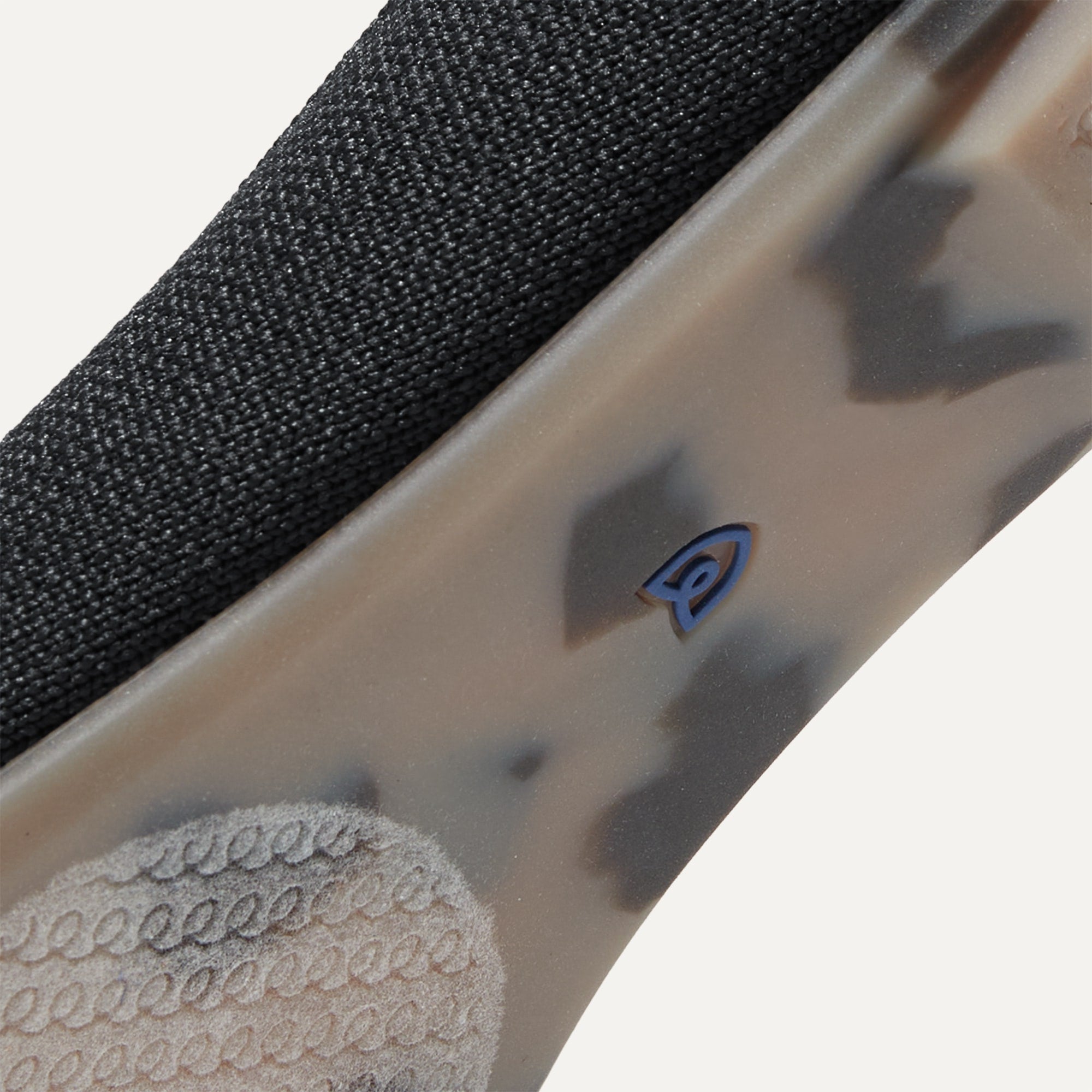The Almond Demi - Black(Black,5)