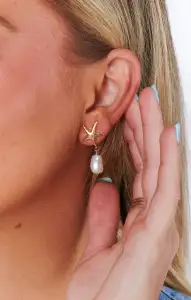 Faithy Jewels Seaside Earrings  ~ Gold/Pearl