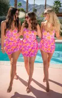 Leyla Sarong ~ Pink Daisy