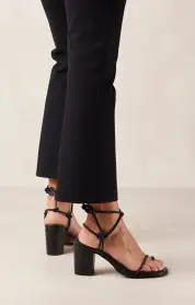 Alohas Grace Wrap Up Heel ~ Black(6)