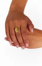 Faithy Jewels Sophie Shell Ring ~ Gold(OS)