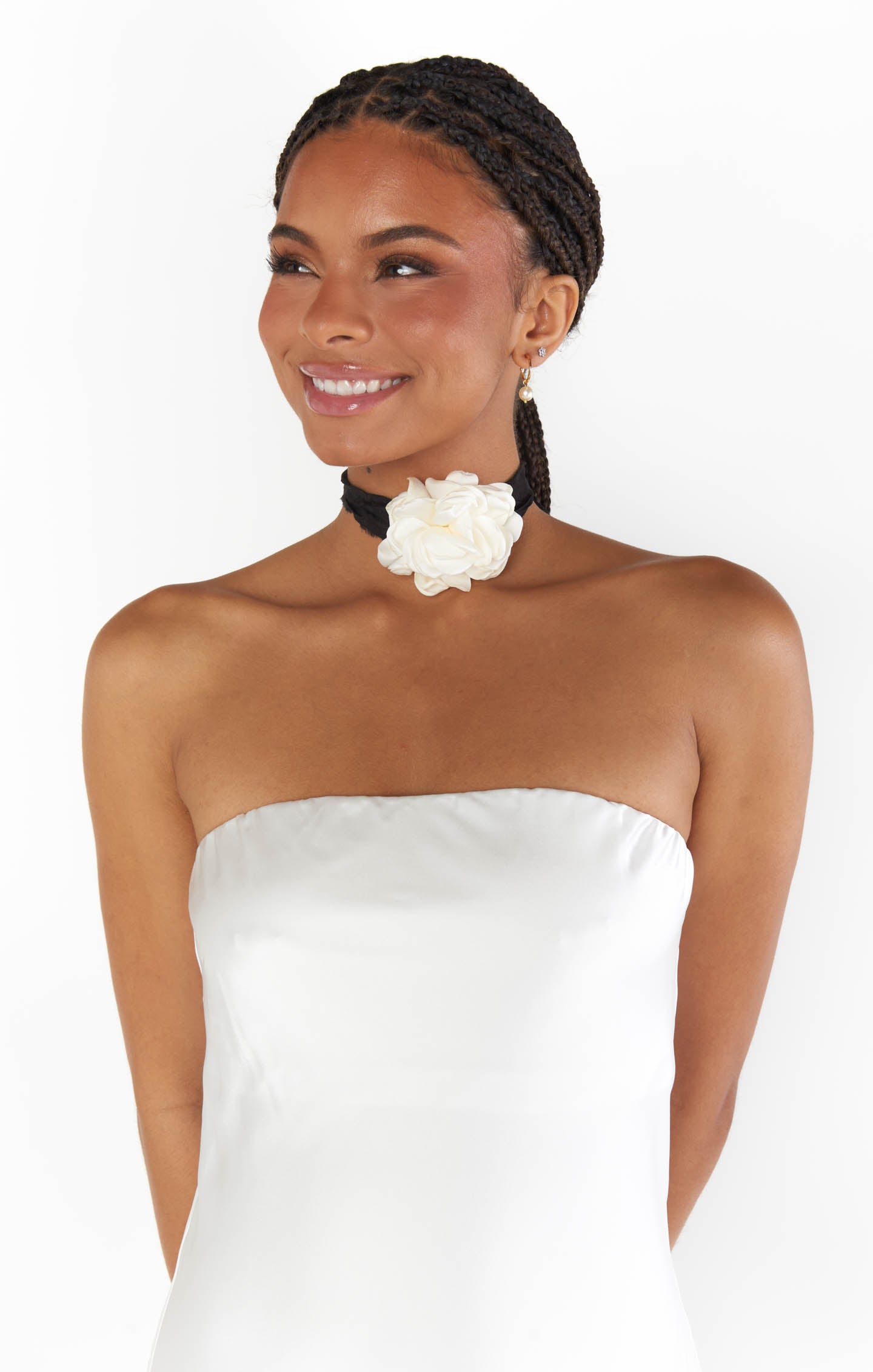 Frasier Sterling Rosette Choker ~ White/Black(OS)