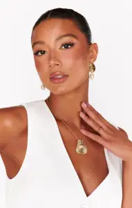 Faithy Jewels Sarah Shell Pearl Earrings  ~ Gold/Pearl(OS)
