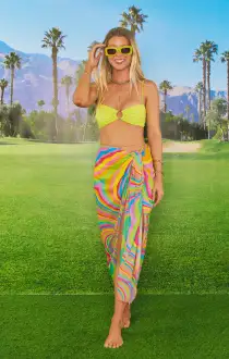 Universal Sarong ~ Tropical Tripper(OS)