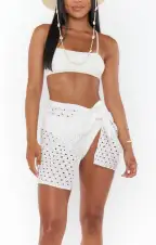 Leyla Sarong ~ White Eyelet(XS/S)