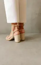Alohas Grace Wrap Up Heel ~ Corn Ivory(5)