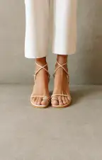 Alohas Grace Wrap Up Heel ~ Corn Ivory(5)