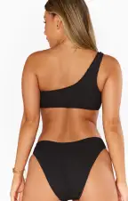 Float on Top ~ Black Scrunch(XS)