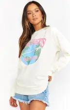 Vada Sweatshirt ~ Catch Flights Graphic(XS)