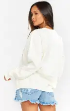 Vada Sweatshirt ~ Catch Flights Graphic(XS)