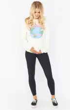 Vada Sweatshirt ~ Catch Flights Graphic(XS)