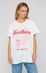 Airport Tee ~ Heartbreak Hotel Graphic(XS)