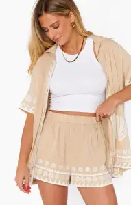 Hendrix Shorts ~ Latte Capri Shells(XS)
