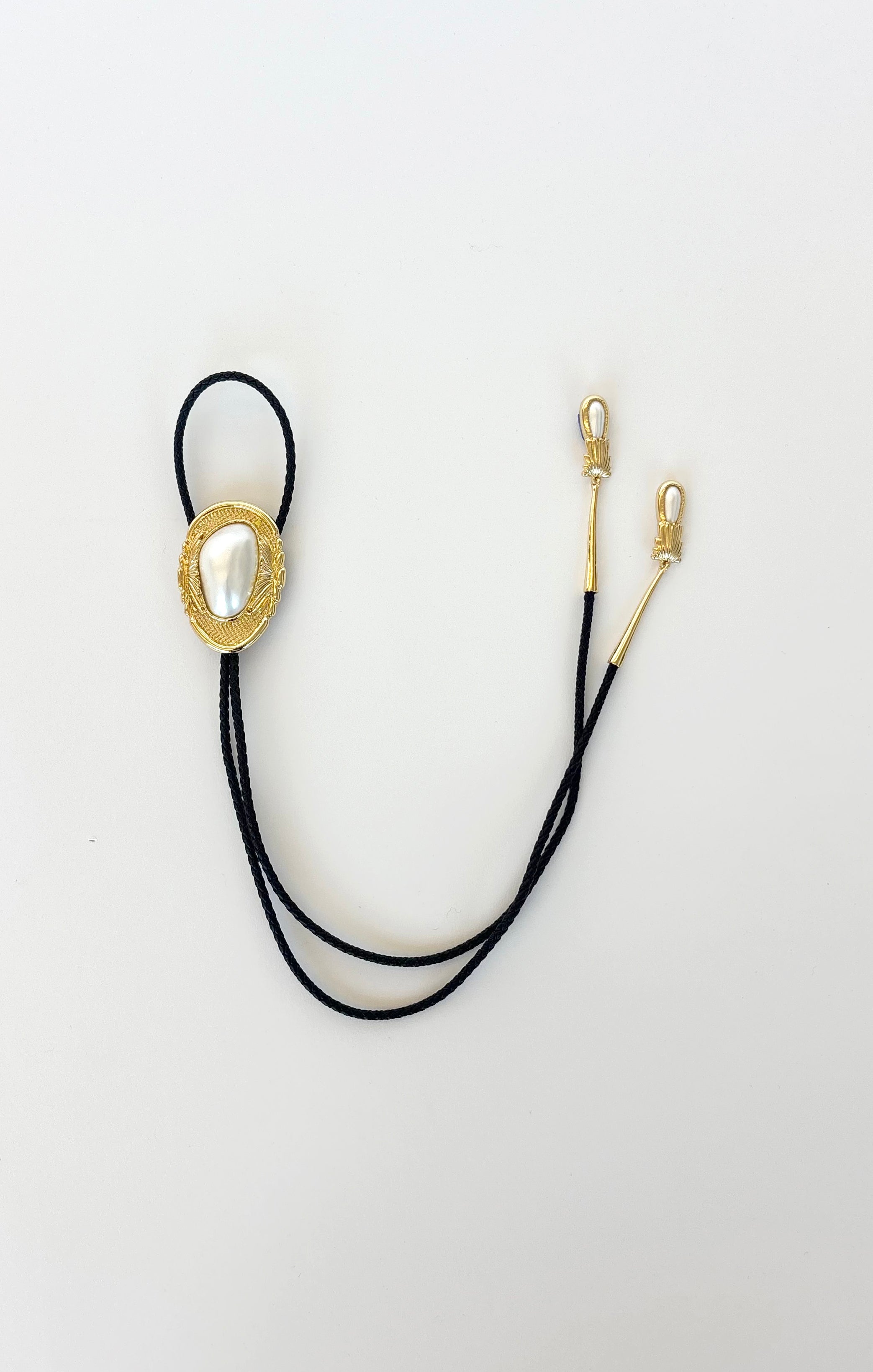 Petit Moments Dolly Bolo Tie Necklace ~ Black(OS)