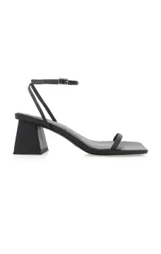 Billini Xantha Heel ~ Black(6)
