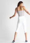 Talia Crop Capri Shaping Legging - 360Sculpt™ Cotton(White,XS)